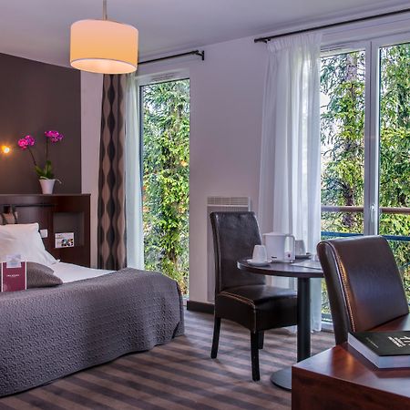 Domaine De Cice-Blossac, Resort Spa & Golf Bruz Exteriör bild